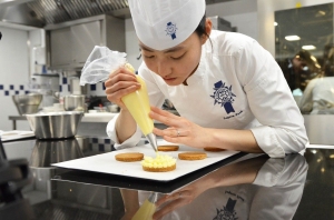 Dạy nghề làm bánh